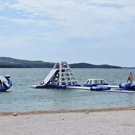 Paic * Brodarica (Sibenik-Knin)